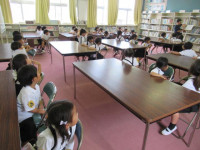 pict-1年生図書室説明 (2)