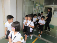pict-1年生図書室説明 (12)